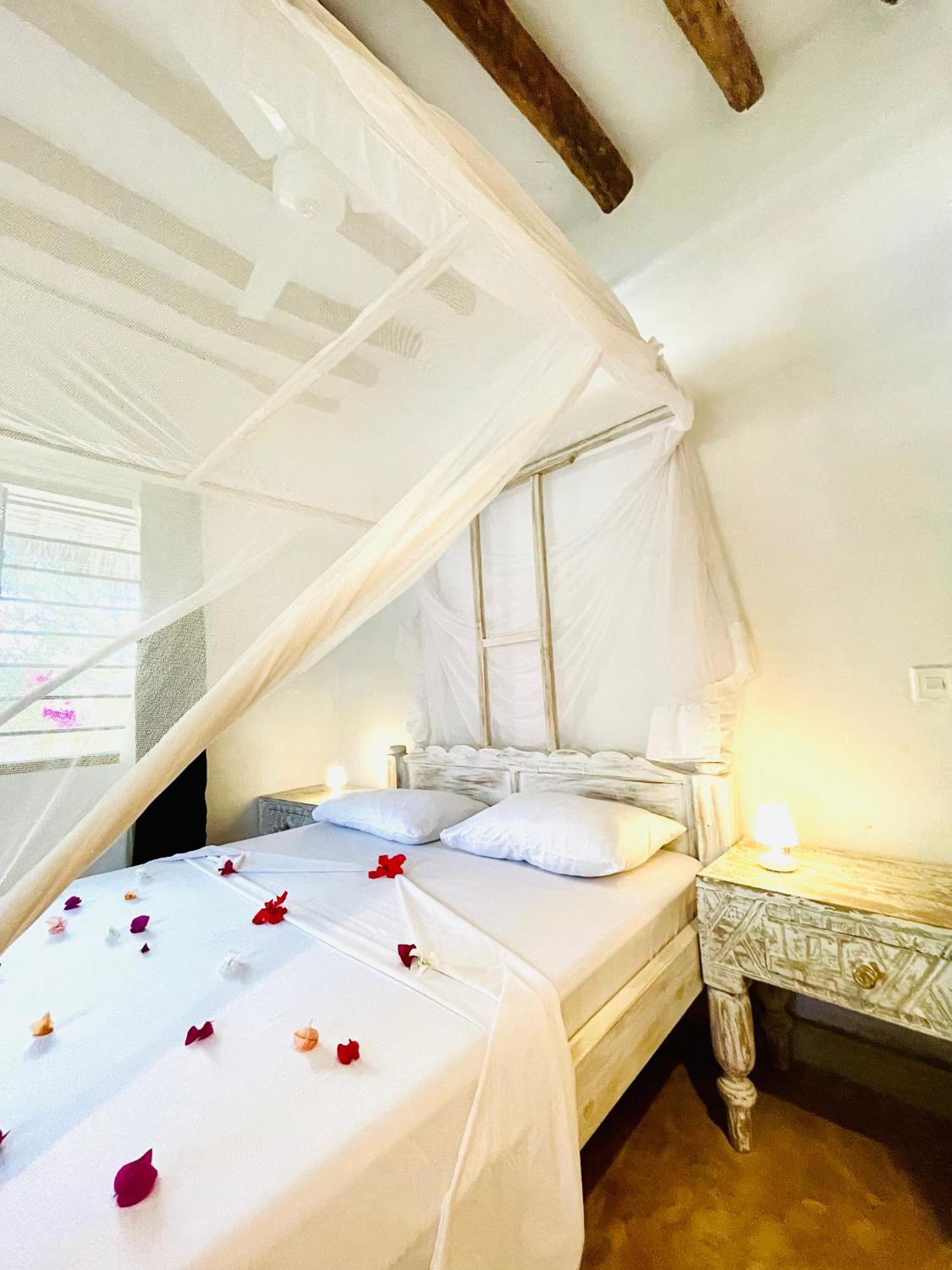 Nyumba Ya Afrika Bed & Breakfast Ватаму Екстериор снимка