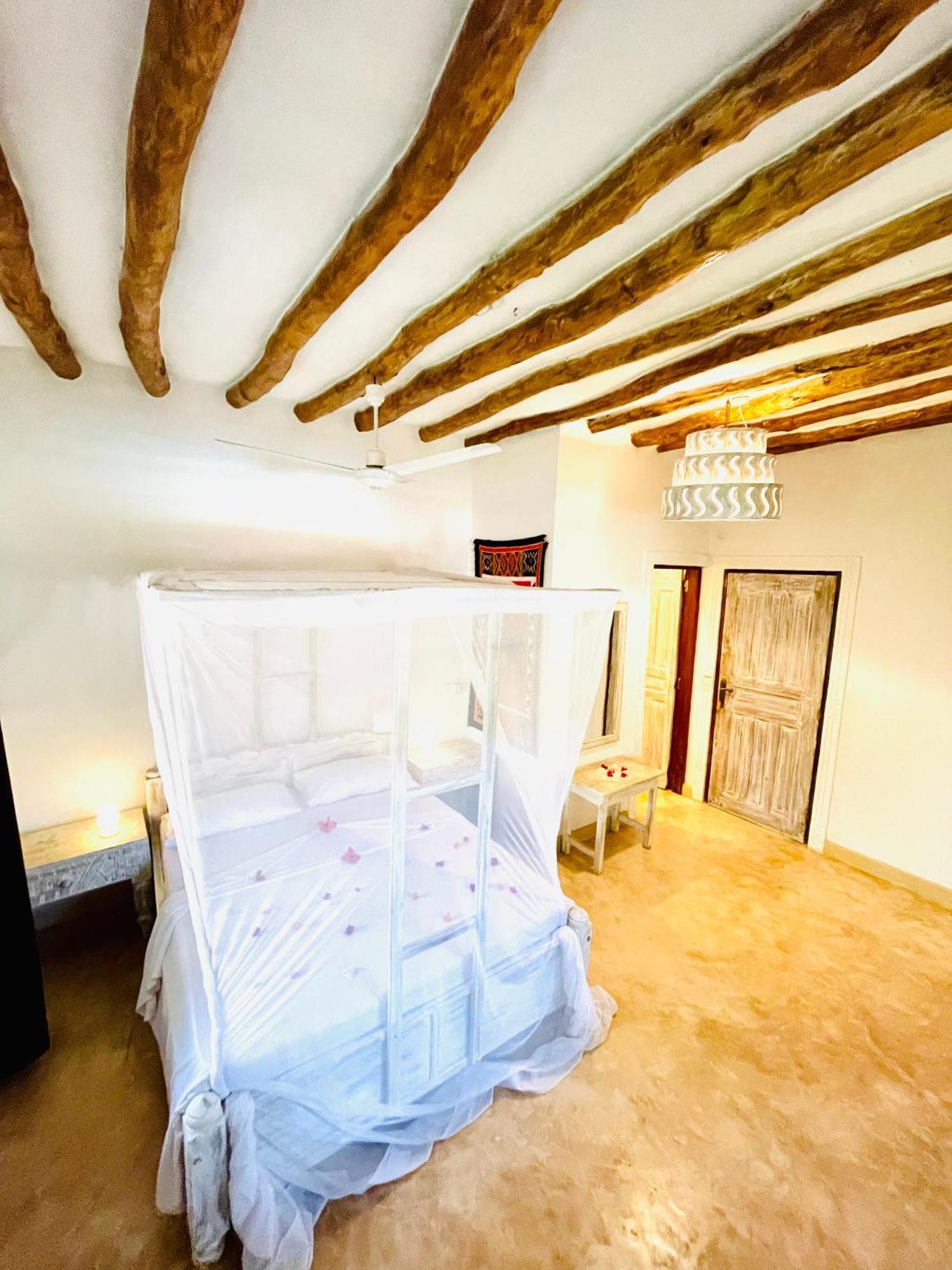 Nyumba Ya Afrika Bed & Breakfast Ватаму Екстериор снимка