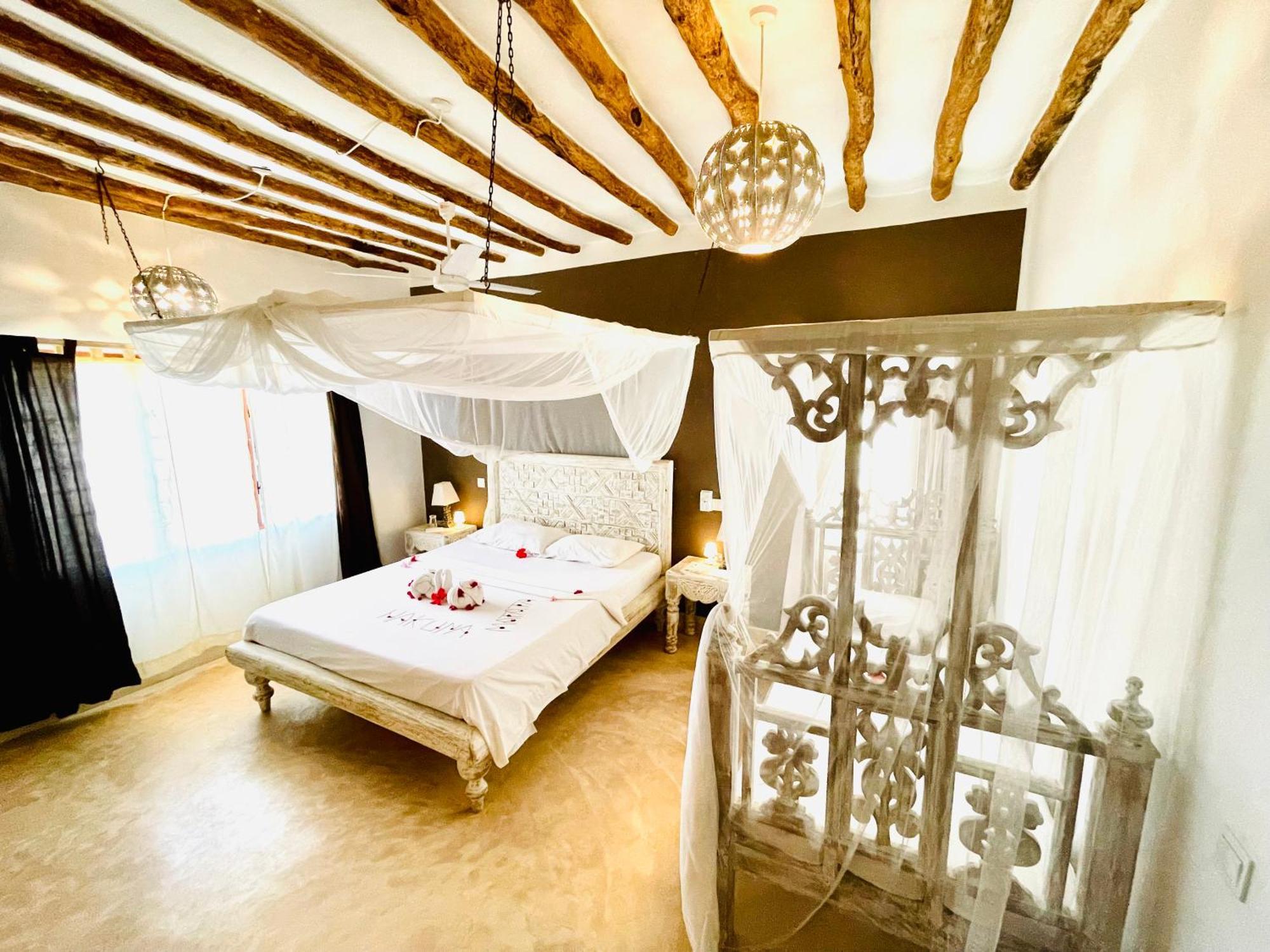 Nyumba Ya Afrika Bed & Breakfast Ватаму Екстериор снимка